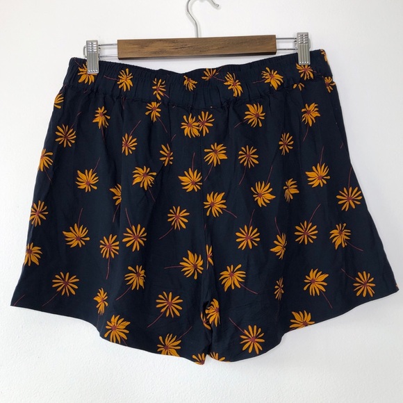 Madewell Pull On Tie Short In Fresh Daisies - Picture 6 of 11